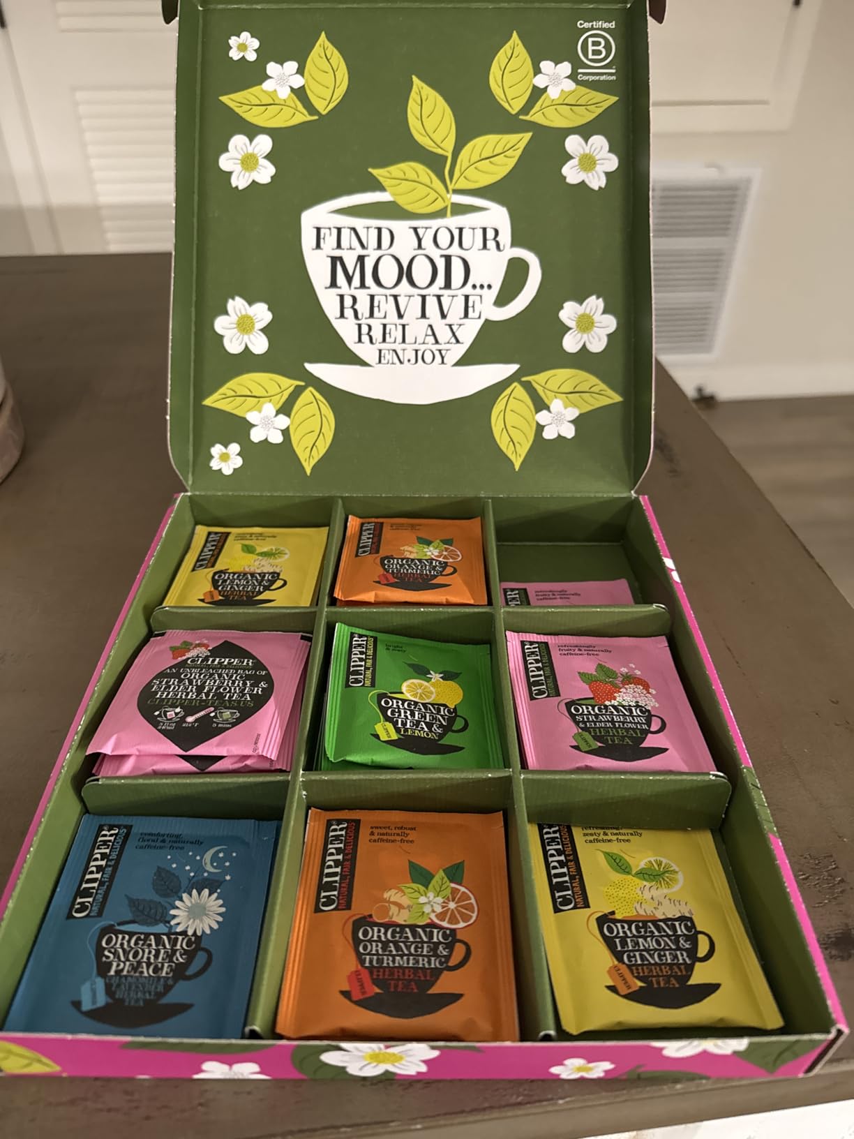 Clipper Tea: Organic Herbal & Green Tea Set, Gift Box - Tea Selection & Sampler with 5 Flavors Including Lemon, Ginger, and Bedtime Teas, 45 Unbleached Tea Bags customer photo 1