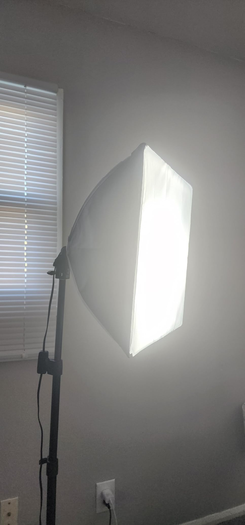 RALENO Softbox Photography Lighting Kit, 16'' x 16'' Softbox Lighting for TikTok with LED Bulb (50W | 5500K | 97 CRI | TLCI>=97), Continuous Light for Video Recording & Photography Shooting customer photo 1″ class=”wp-image-customer”/></figure>


<p>Technically, the fixed 5500K daylight temperature works beautifully for matching ambient window light or standard LED room lighting. The 50-watt bulb produces consistent flicker-free output that records perfectly at 4K 60fps and 1080p 30fps. The silver reflective interior coating maximizes efficiency from the compact bulb.</p>

<p>The main limitation is the lack of adjustability. You cannot dim the light or change color temperature without adding filters or external dimmers. The 60-inch maximum stand height works for table-top setups and seated interviews but limits standing full-body shots.</p>


<figure class=