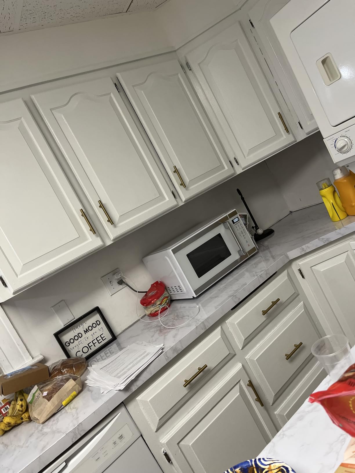 Rust-Oleum 372007 Transformations Basics Cabinet & Trim Paint, Quart, Pure White customer photo 1