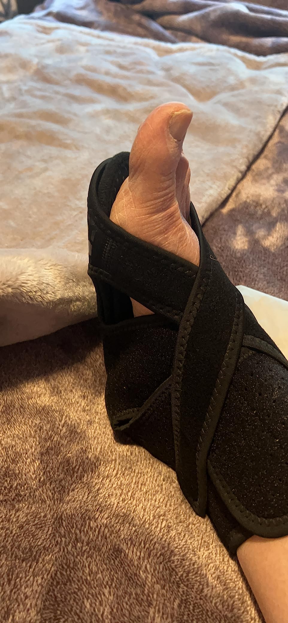 Upgraded Drop Foot Brace for Walking with Shoes - Dual Forefoot Support Plates Adjustable Soft AFO, Foot Drop, TBI, ALS, MS, Bone Fracture, Fits Women & Men (Right, L/XL) customer photo 2