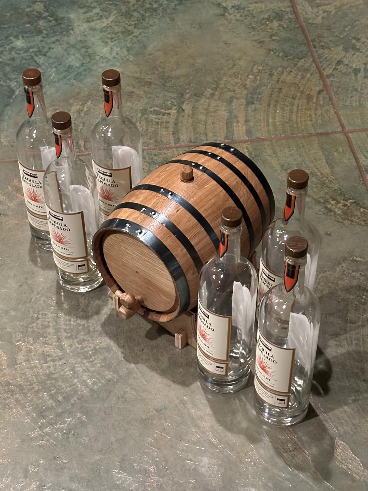 1 Gallon Oak Aging Barrel (5 Liter) with Stand, Bung and Spigot - Wooden Mini Whiskey Barrel - Charred Oak Barrels for Aging Whiskey, Bourbon, Cocktails, Rum, Tequila, Mead Wine customer photo 1
