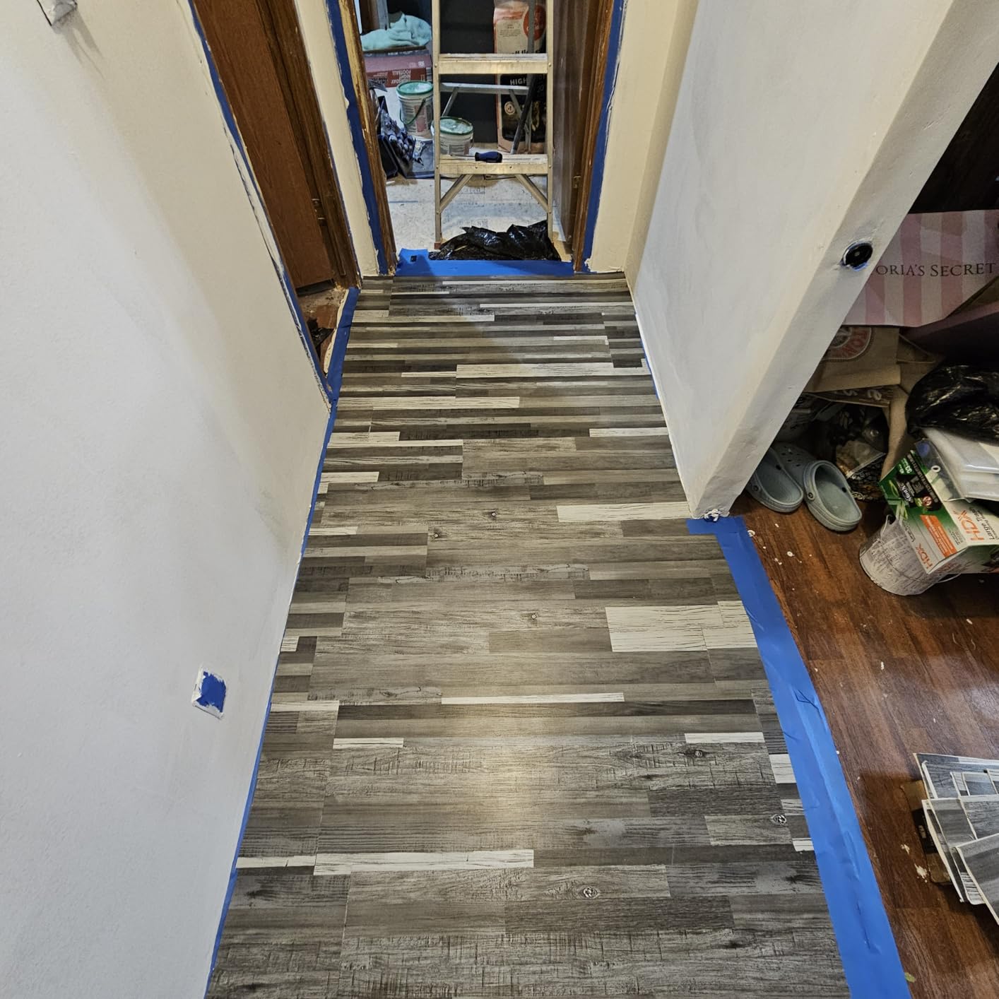 Art3d 36-Pack 54 Sq.ft Peel and Stick Floor Tiles Vinyl Plank Flooring Wood Look, Adhesive and Waterproof Tile Sticker for Bedroom, Living Room, Kitchen, RV in Black customer photo 1