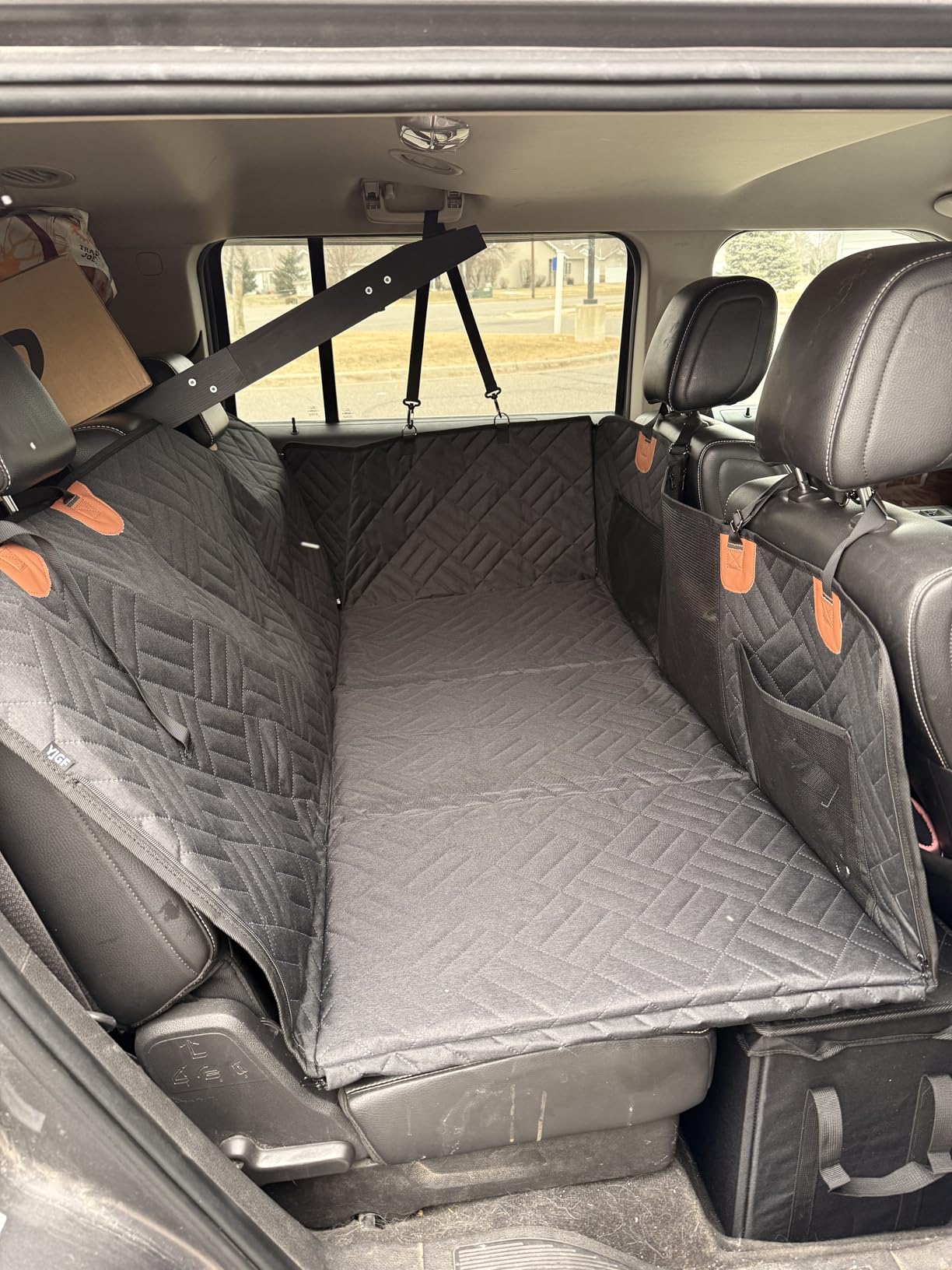 YJGF Back Seat Extender, Dog Seat Cover for Back Seat, Hard Bottom Car Seat Cover for Dogs, Dog Hammock for Car, Back Seat Pet Cover for Dogs (Black, for Car/SUV/Small Truck) customer photo 1