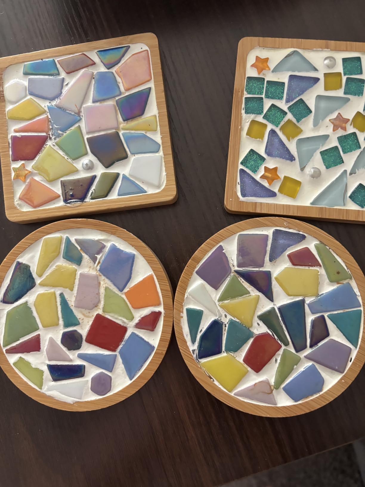 WATHFKCU 4 Sets DIY Glass Mosaic Tiles for Crafts,Mixed Color Mosaic Kits with Wooden Coaster for Adults,Mosaic Crafts Materials Package for Coaster Handmade Home Decor Gifts customer photo 1