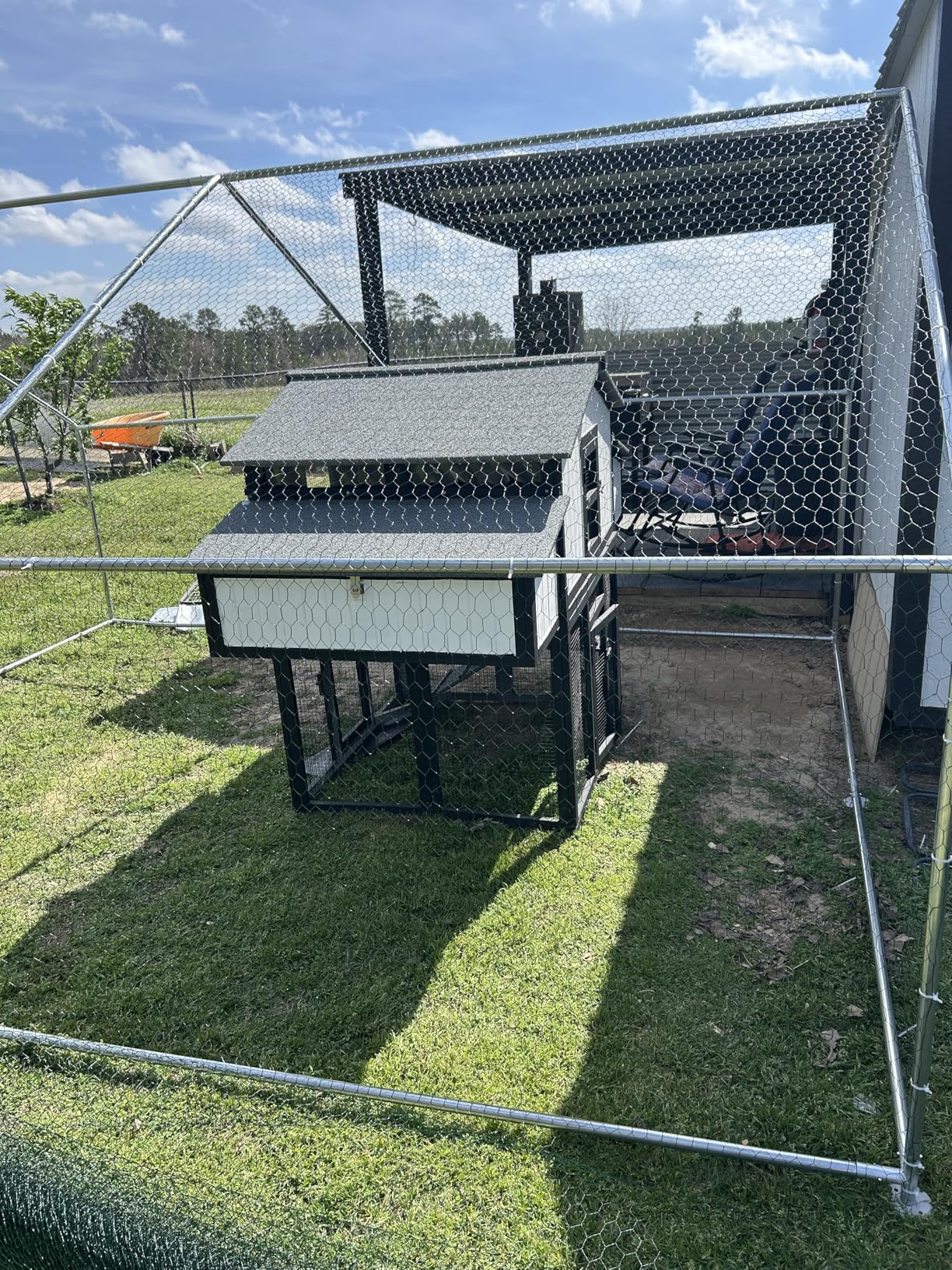 HITTITE Large Metal Chicken Coop with Run, 19.19 x 9.84 x 6.56 ft Walk in Poultry Cage Chicken Run Pen, Outdoor Chicken Runs for Yard with Waterproof & Anti-UV Cover customer photo 1