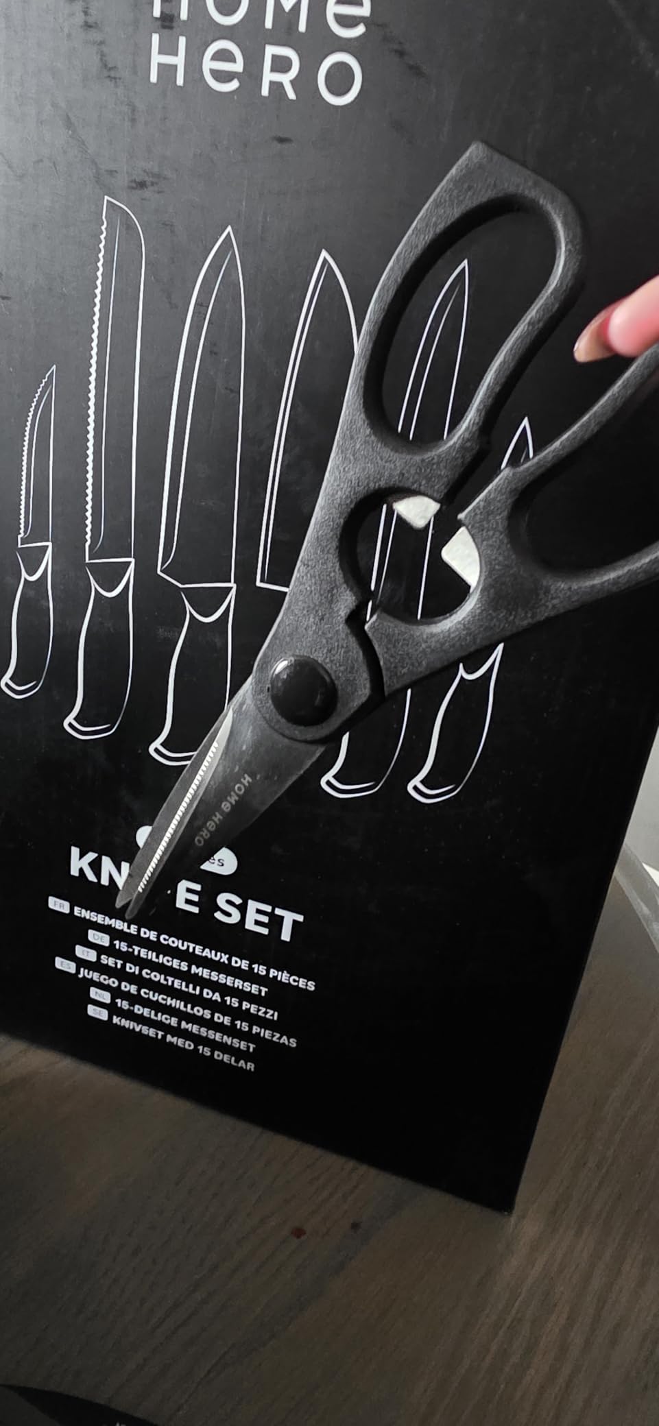 Home Hero High Carbon Stainless Steel Knife Set - Chef Knife Set Precision Slicing & Versatility - Nonstick Ceramic Coated Blades & Easy Cleaning - Ergonomic Handles & Secure Grip - 12-Piece, Black customer photo 1