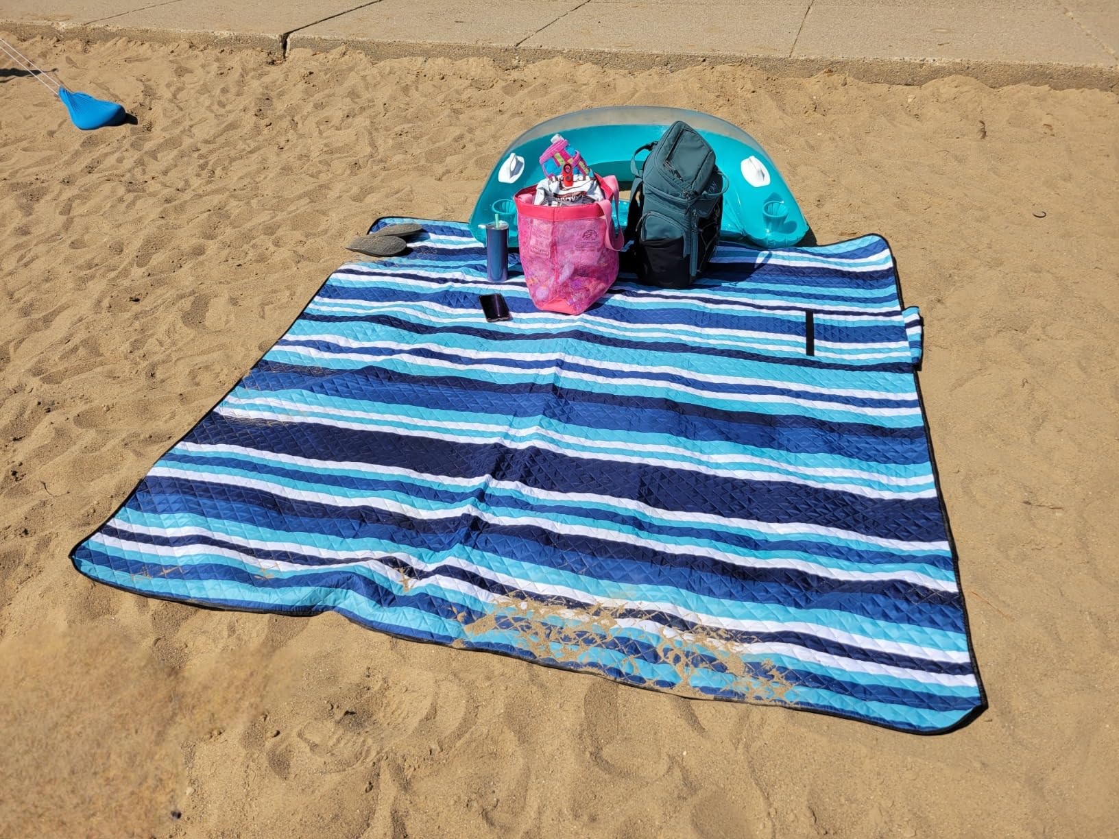 ZAZE Beach Blanket Picnic Blankets Waterproof Sandproof with Stakes, Thick 3-Layer 80 * 80 Oversized Mat, Extra Large Big Machine Washable, Foldable Accessories Outdoor Camping Park (Blue White) customer photo 2