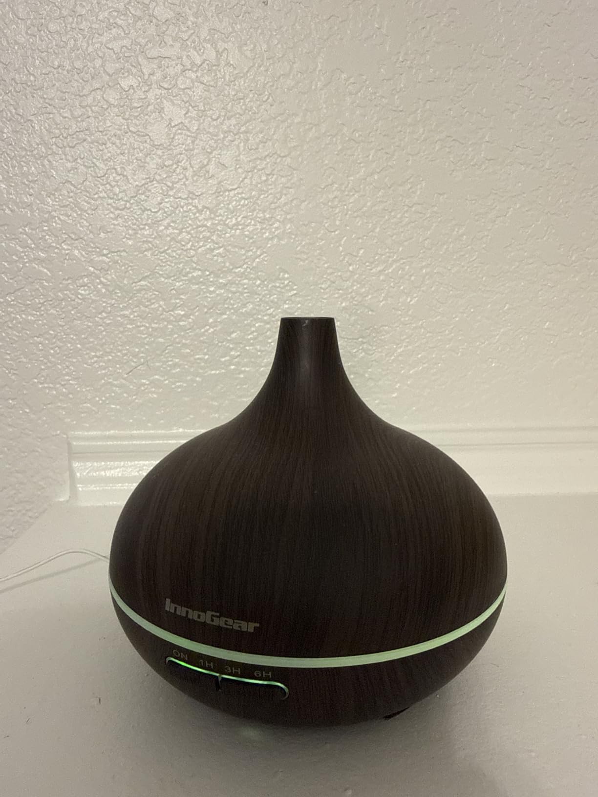 InnoGear Aromatherapy Diffuser & 10 Essential Oils Set, 400ml Diffuser Ultrasonic Diffuser Cool Mist Humidifier with 4 Timers 7 Colors Light Waterless Auto Off for Valentine's Gift, Dark Wood Grain customer photo 2