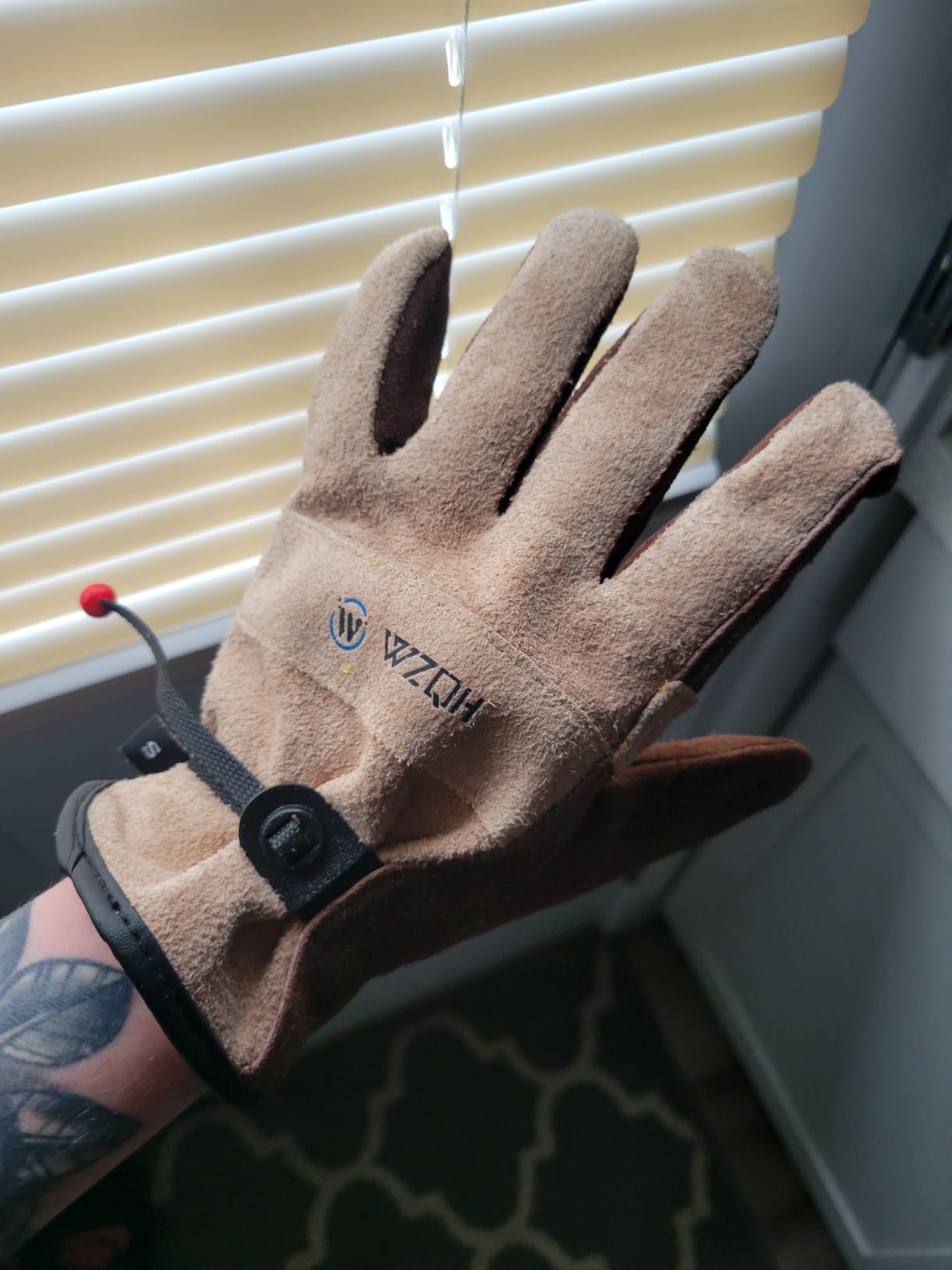 WZQH Leather Work Gloves for Men or Women. Large Glove for Gardening, Tig/Mig Welding, Construction, Chainsaw, Farm, Ranch, etc. Cowhide, Cotton Lined, Utility, Firm Grip, Durable. Coffee-grey L customer photo 1