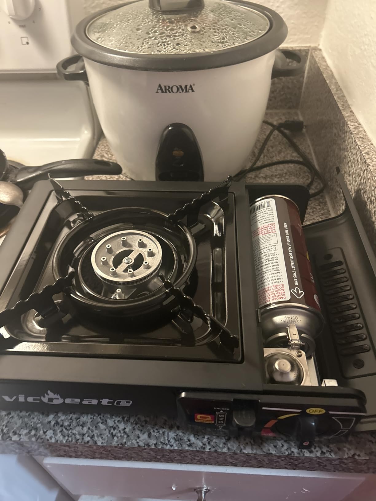 Vivicreate Portable Butane Stove 8500 BTU, Butane Stove with Auto Ignition for Camping, Lightweight Portable Gas Stove Burner with Safety Lock, Butane Burner, Estufa de Gas Portatil(Black) customer photo 1