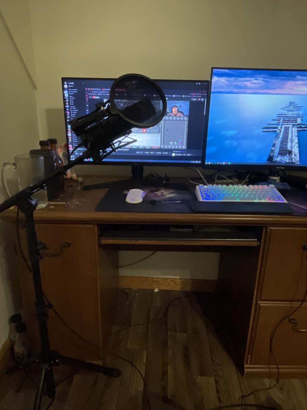 RODE NT1 5th Gen Large-Diaphragm Studio Condenser Microphone - XLR & USB Outputs - Shock Mount & Pop Filter Included customer photo 2