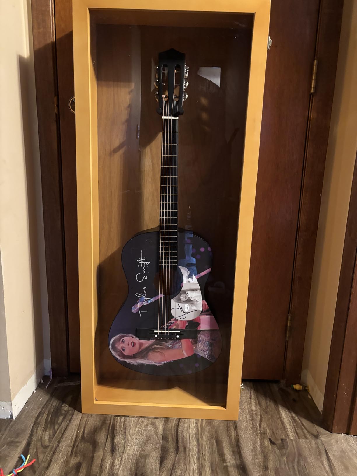 PENNZONI Acoustic Guitar Display Case - Acrylic Acoustic Guitar Case - Guitar Display Case Wall Mount Made from Hardwood Frame & Clear Acrylic - Black w/ No Felt customer photo 1