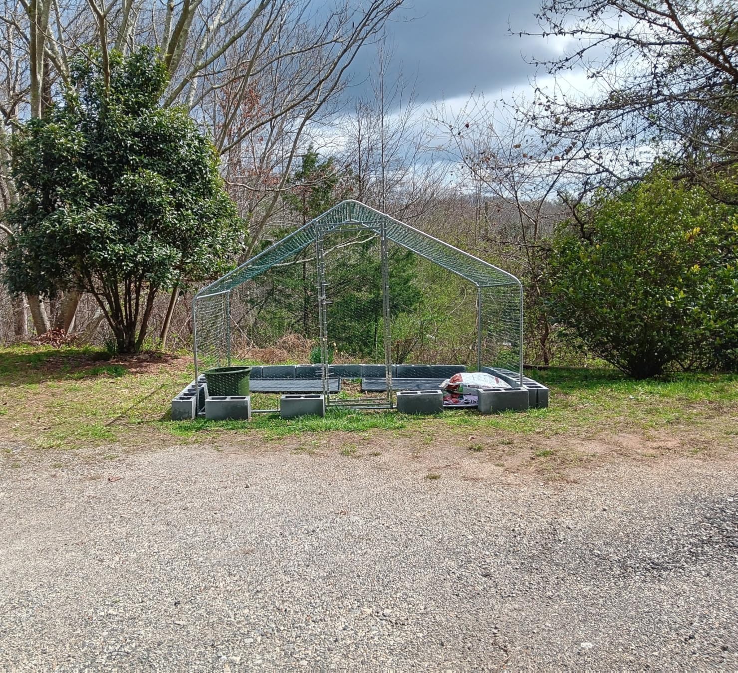Chicken Coop 9.8x6.5x6.5ft Large Metal Chicken Run for 6/10 Chickens Poultry Cage with Stability Corner Braces & Rear Support Pole, Roosting Perch, Walk-in Chicken Pen for Yard customer photo 1