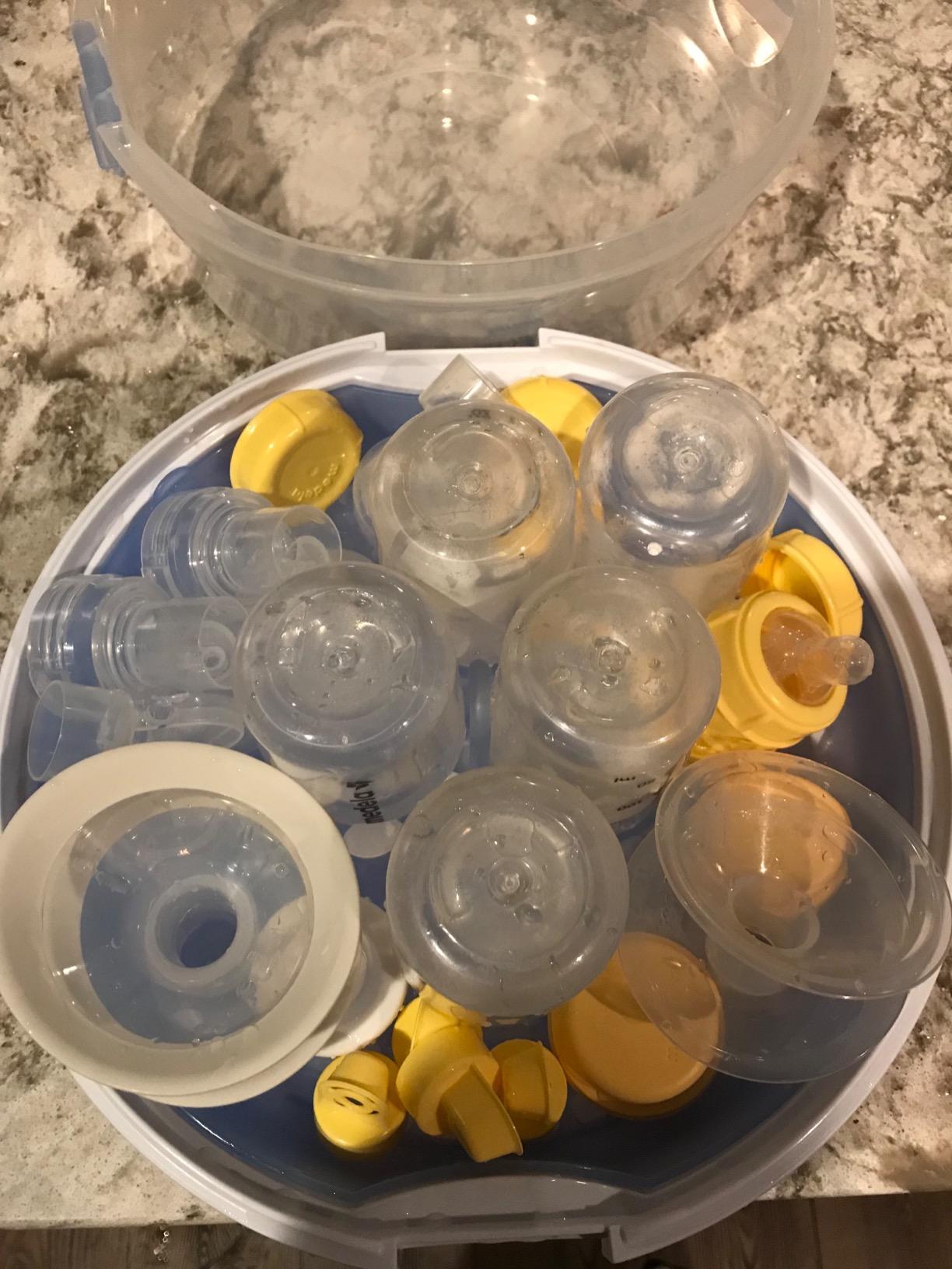 Philips AVENT Microwave Steam Sterilizer for Baby Bottles, Pacifiers, Cups and More, SCF281/05 (Pack of 3) customer photo 2