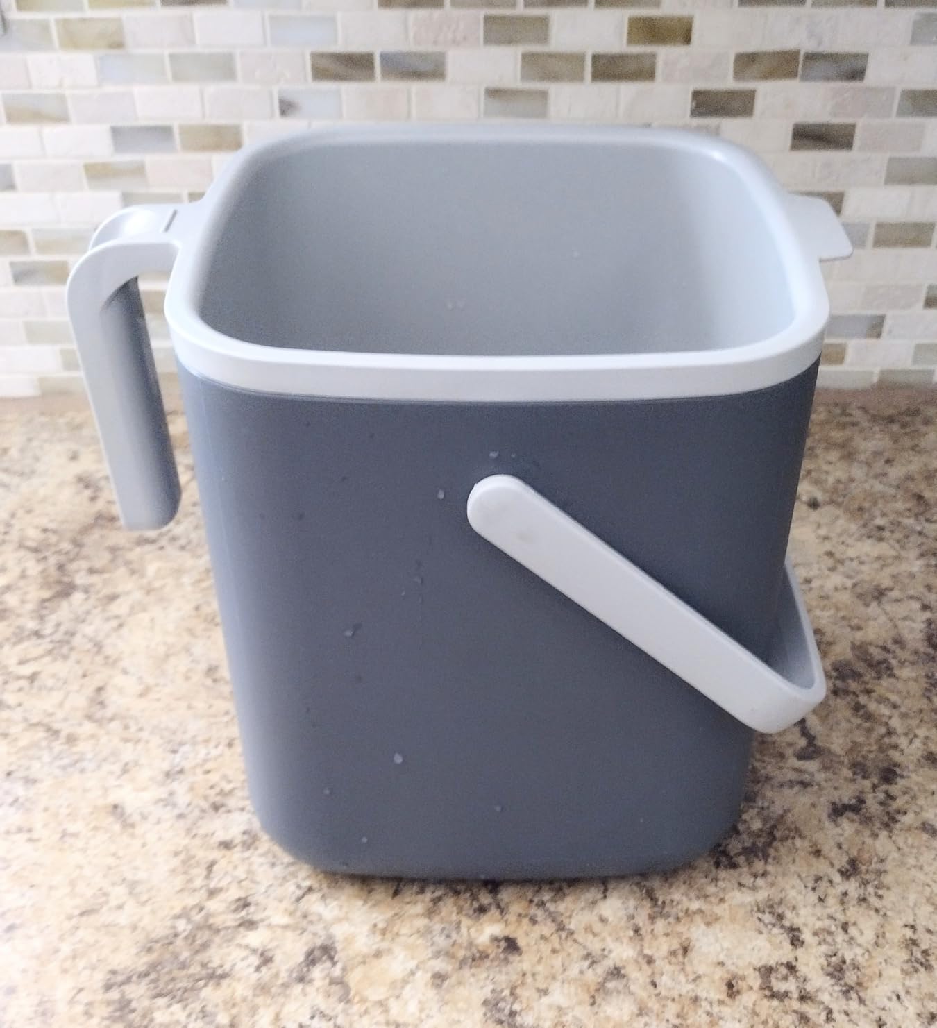 Blue Ginkgo Kitchen Compost Bin [5L / 1.32 GAL] - Filter-Free, Odor-Tight Countertop Food Waste Pail with Handles (Made in Korea, Gray) customer photo 1