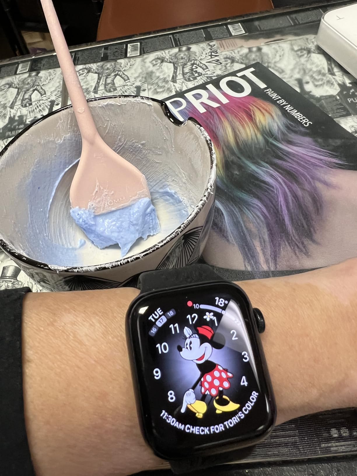 Apple Watch SE (2nd Gen) (GPS, 40mm) - Silver Aluminum Case with White Sport Band, S/M (Renewed) customer photo 2