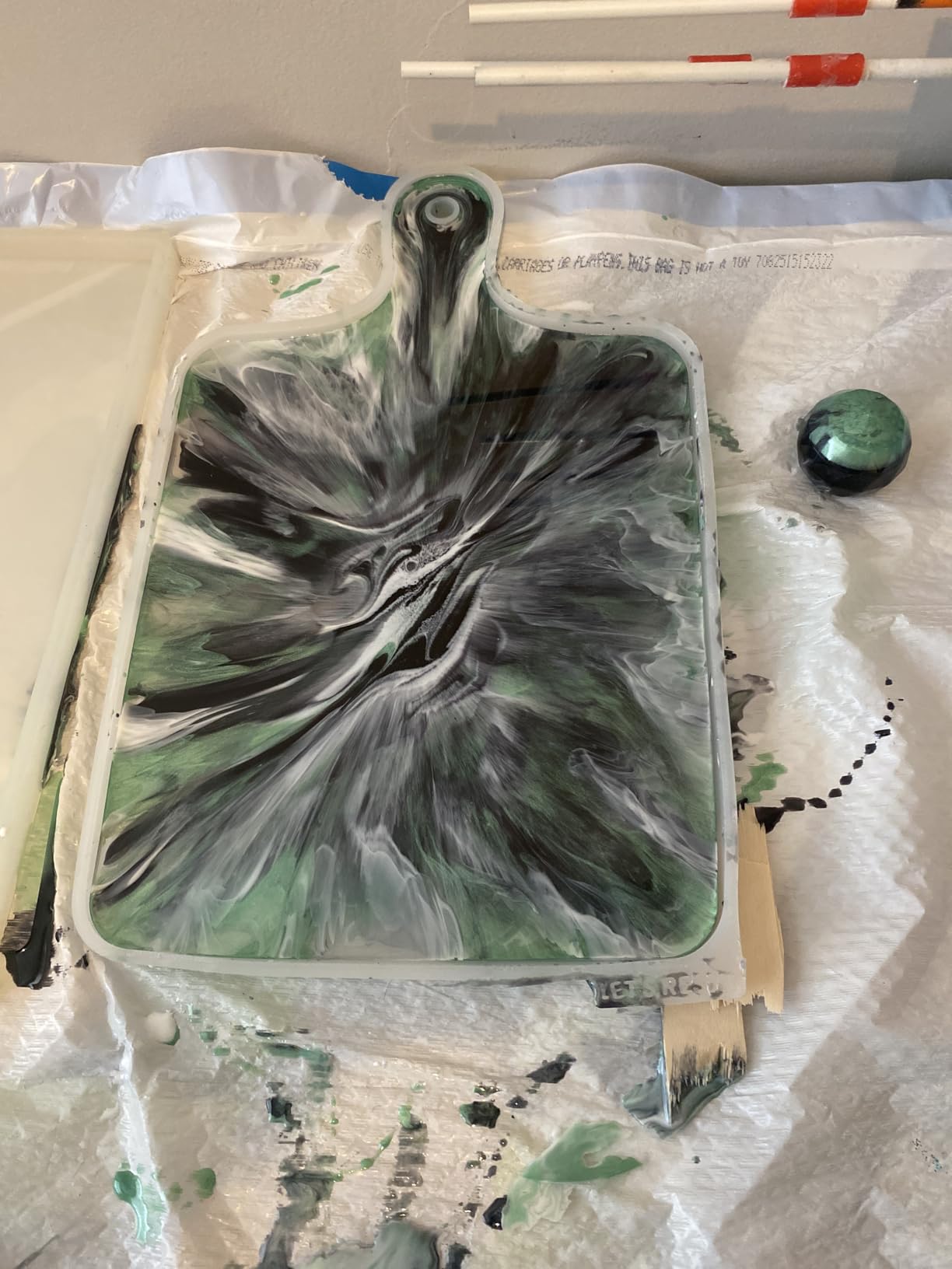 LET'S RESIN 1/2 Gallon Casting Epoxy Resin, Bubble Free & Crystal Clear Epoxy Kit, 2 Part Resin and Hardener for Jewelry Making, Crafts, Art customer photo 2
