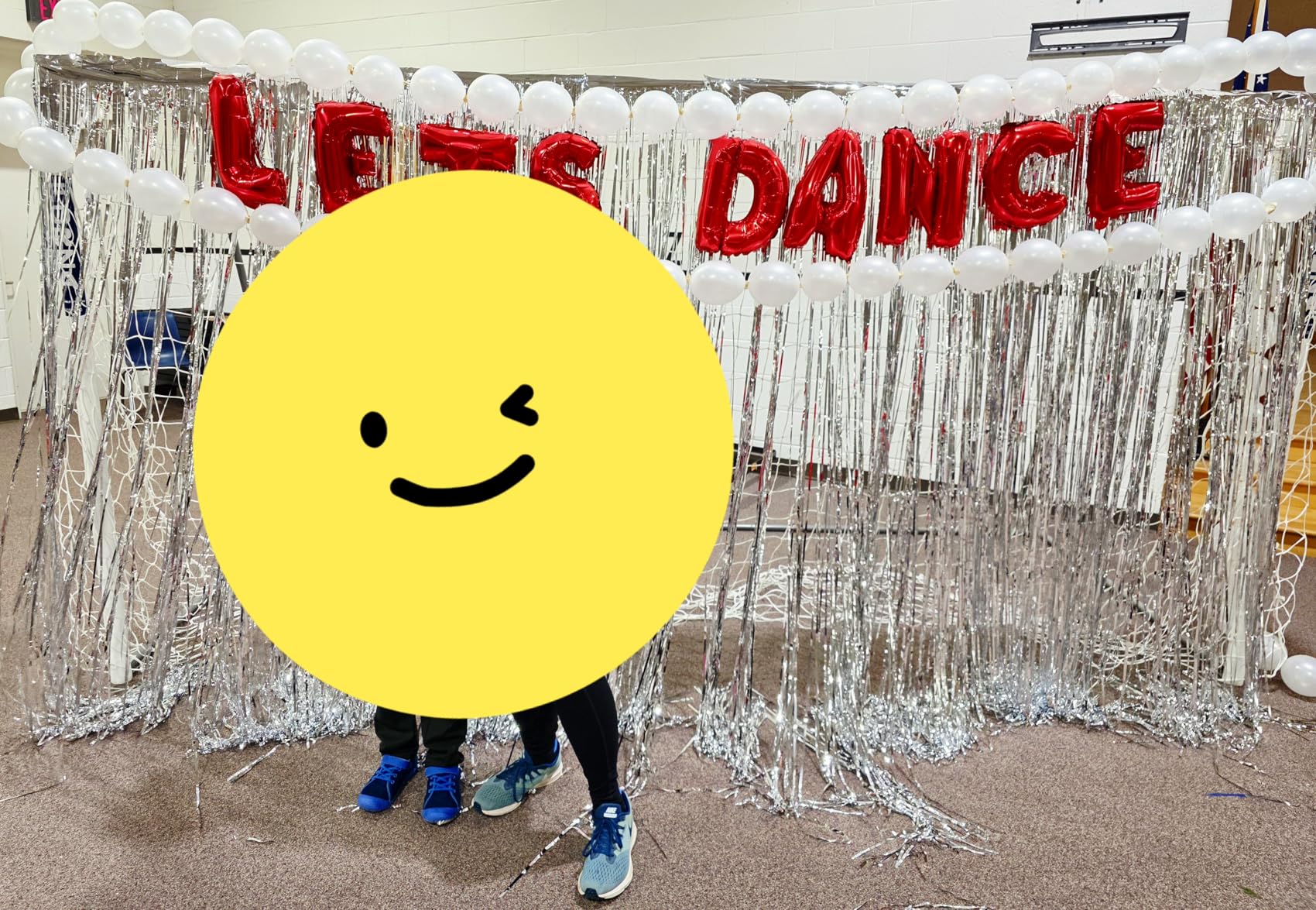 Voircoloria 3 Pack 3.3x8.2 Feet Gold Foil Fringe Backdrop Curtains, Tinsel Streamers, Fringe Backdrop for 2025 New Years Eve, Graduation, Birthday, Baby Shower, Gender Reveal, Disco Party customer photo 2