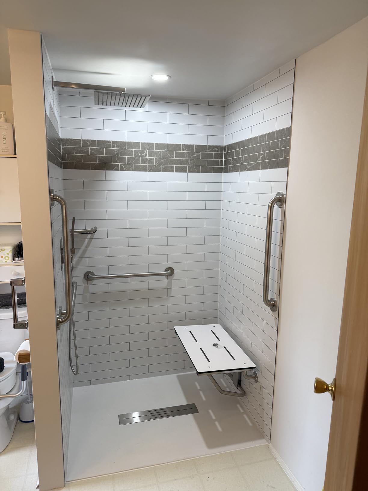 WOODBRIDGE 60 in L x 31.5 in W Zero Threshold End Drain Shower Base with Reversible Drain Placement, Matching Tile Flange, Wheel Chair Access, Low Profile, White customer photo 1
