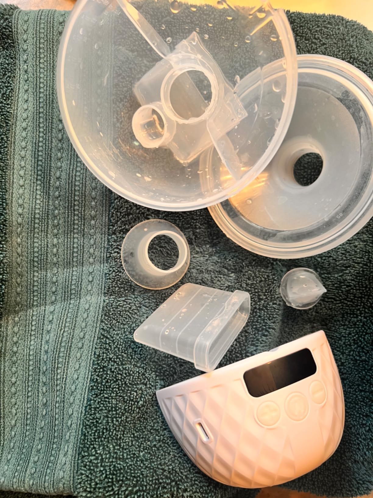 Paruu P10 Hands-Free Breast Pump Wearable, 338mmHg Strong Suction, Low Noise, 4 Modes & 9 Levels, Electric Breast Pump Portable, 2 Pack customer photo 1