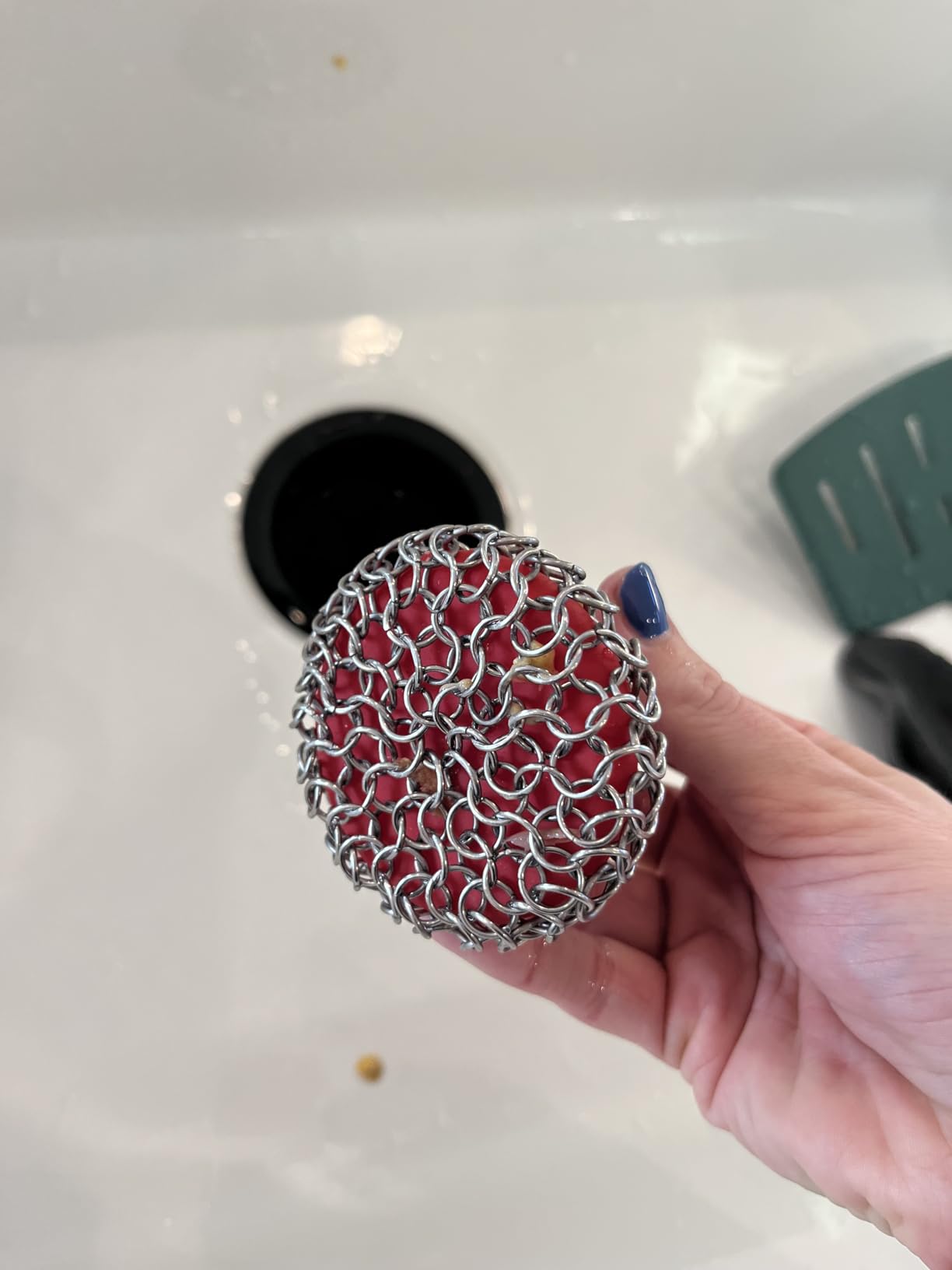 316 Upgraded Chainmail Scrubber with Silicone Handle Cast Iron Cleaner for Cast Iron Grill Pan Skillet Wok Bakeware Ergonomic to Hold Easy to Use Dishwasher Safe, Scrubber + Scraper + Towel (Black) customer photo 1
