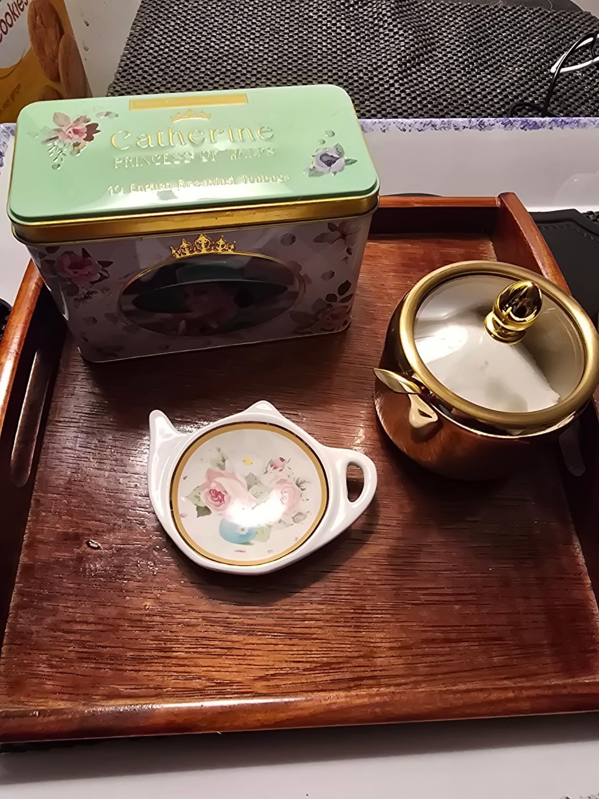 SOCOSY Vintage Flower Porcelain Tea Bag Holder Teapot Shaped Tea Bag Coaster, Little Spoon Rest Tea Accessories Resting Caddy Seasoning Dish for Sauce Dessert, 4 Inch-Roses-10 PCS customer photo 1