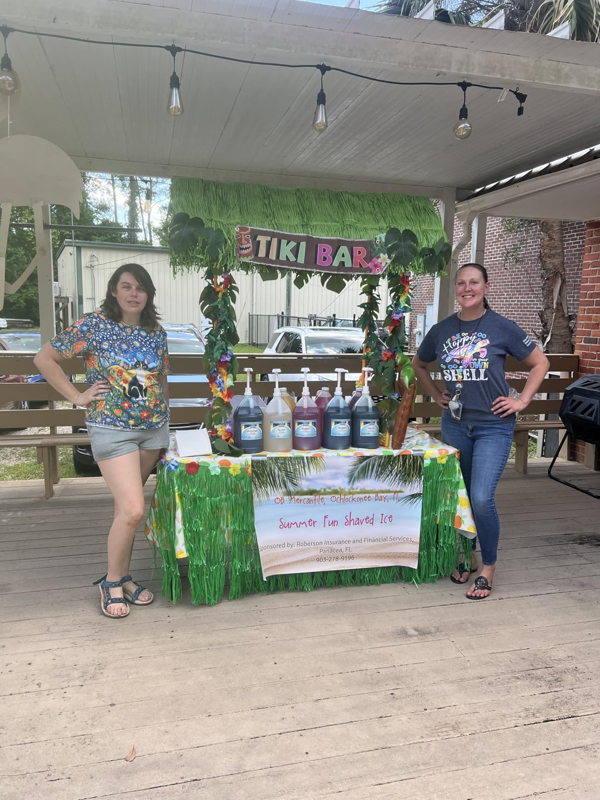 Auihiay 50PCS Tiki Bar Hut Kit, Tiki Hut Decoration Includes Tiki Bar, Banner, Roof, Palm Leaves, Flower Garland and Table Skirt customer photo 2