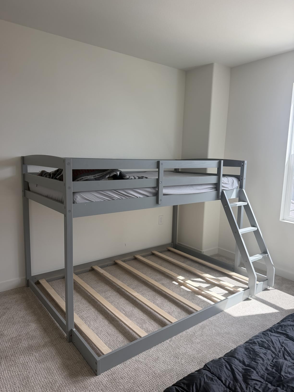 KOMFOTT Low Bunk Bed Twin Over Twin, Solid Wood Bunk Bed Frame with Built-in Ladder & Safety Guardrails, Space-Saving Low Bunk Bed for Kids, Teens, No Box Spring Needed customer photo 1