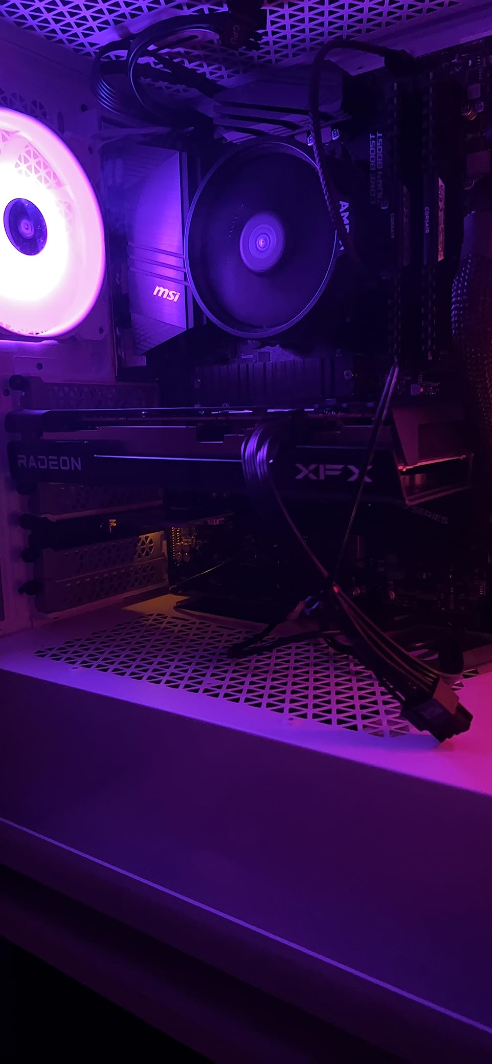 XFX Speedster SWFT210 Radeon RX 7600 Graphics Card with 8GB GDDR6 HDMI 3xDP customer photo 1