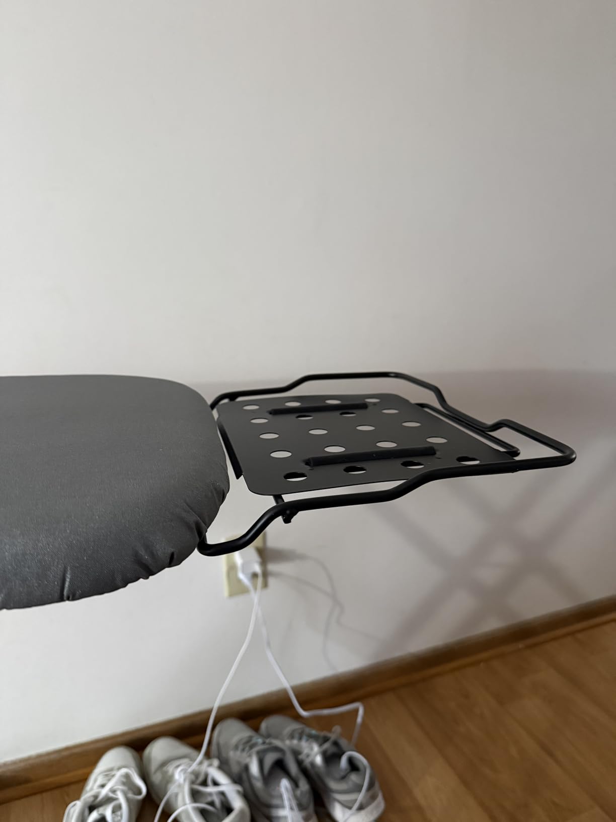 Deluxe Ironing Board with Heat Resistant Cover and Thicken Felt Pad, Heavy Sturdy Legs, Full Size Hanger Iron Board, Foldable (L-Grey) customer photo 2