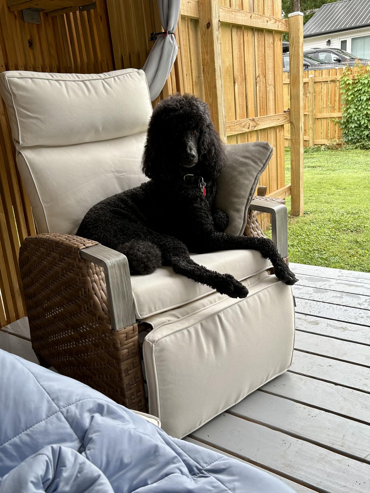 Grand patio Outdoor Recliner with Independent Adjustable Back and Footrest, Air Pump 150° Lay Flat Reclining Chair Removable Olefin Cushion Flip-Up Table Wicker Grey 1PC customer photo 2