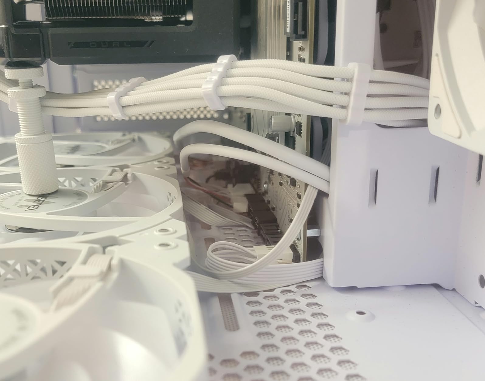 MUSETEX ATX PC Case, 6 PWM ARGB Fans Pre-Installed, 360MM RAD Support, Type-C Gaming PC Case, 270° Full View Tempered Glass Mid Tower, Pure White ATX Computer Case, Y6 customer photo 1