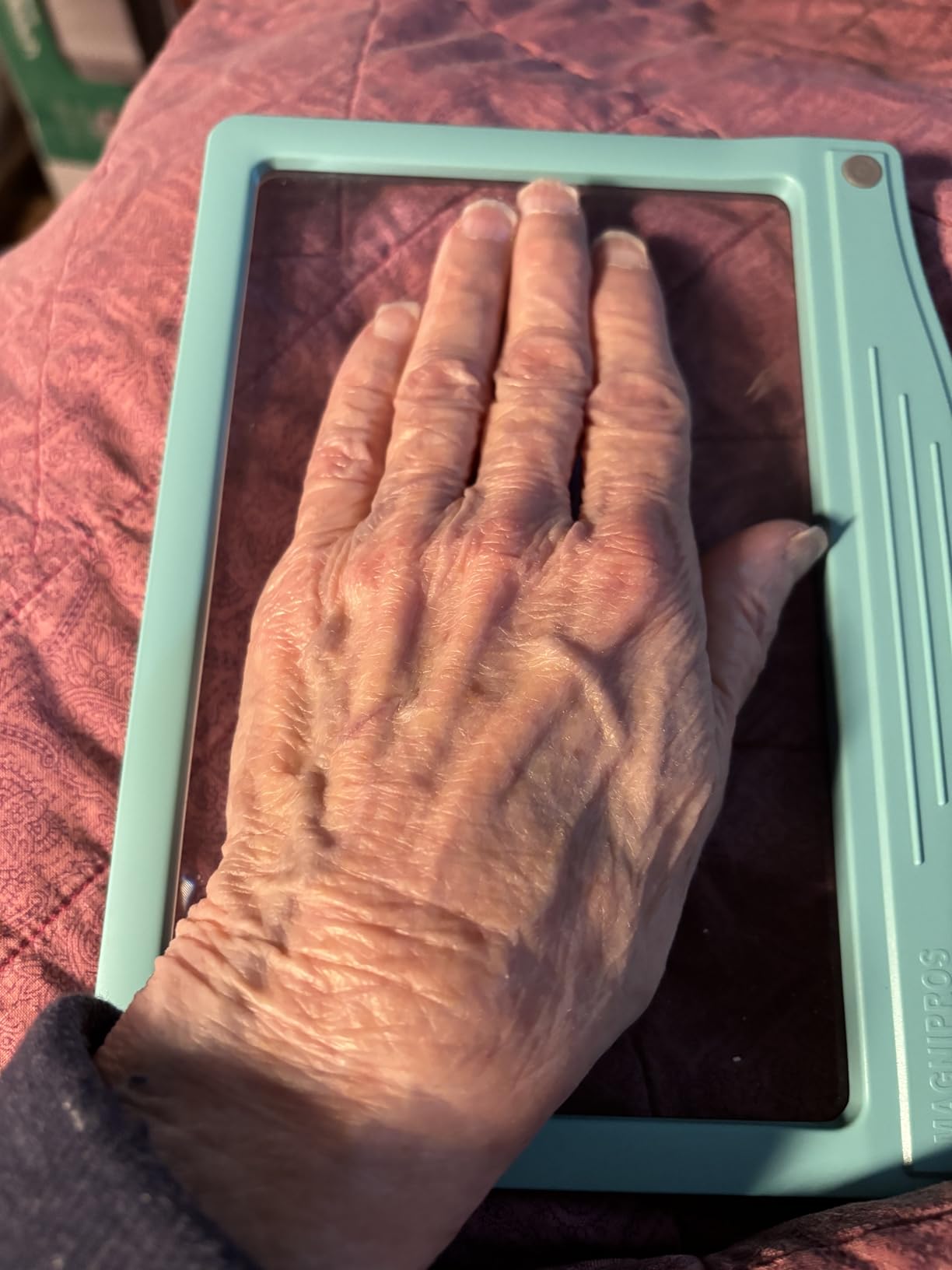 MAGNIPROS Patented 5X Large LED Page Magnifier with Detachable Stand | Eye Caring 3 Color Light Modes & Anti-Glare Lens to Reduce Eye Strain-Ideal for Reading Fine Print, Crafting, Low Vision Seniors customer photo 1