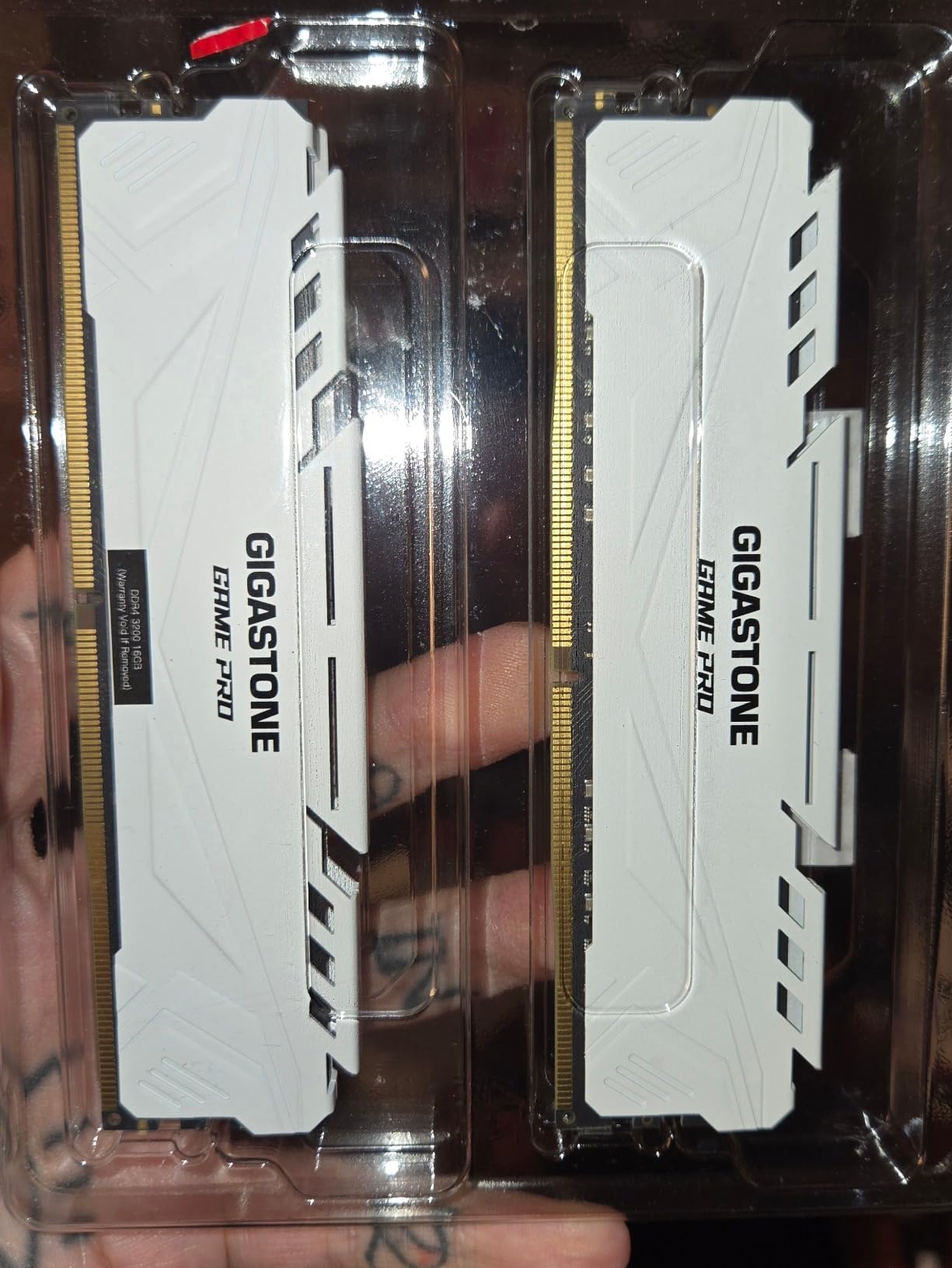 GIGASTONE Game PRO 32GB Kit (2x16GB) DDR4 3200MHz PC4-25600 CL16 Intel XMP 2.0 AMD Ryzen 1.35V UDIMM Gaming Desktop Memory - White customer photo 2