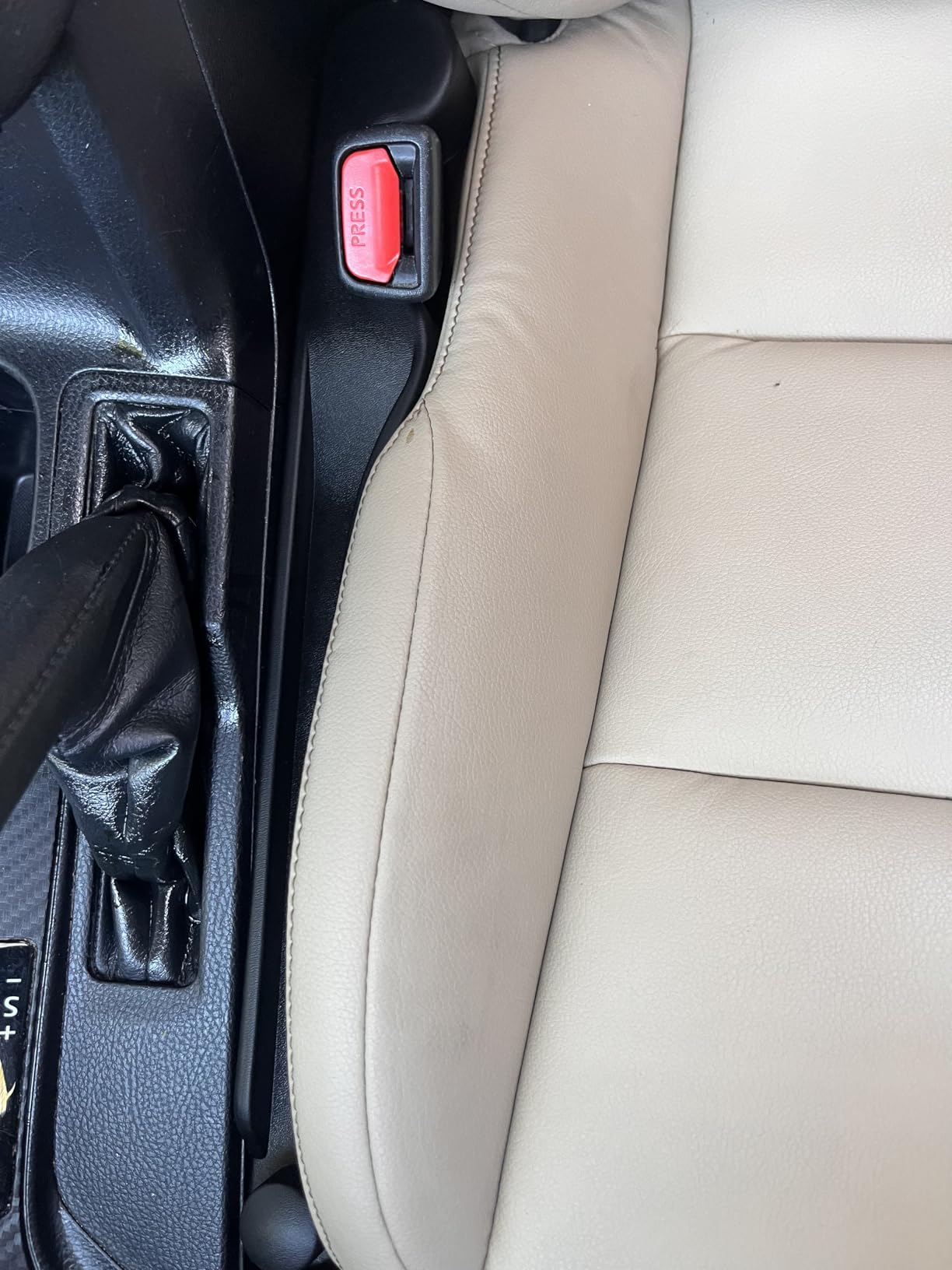 Givifive Car Seat Gap Filler Set of 2, Soft Foam Multifunctional Seat Side Gap Filler with Organizer & Hook Function, 3in1 Gap Stopper Universal Fit Car SUV Truck Fill The Gap Between Seat & Console customer photo 1
