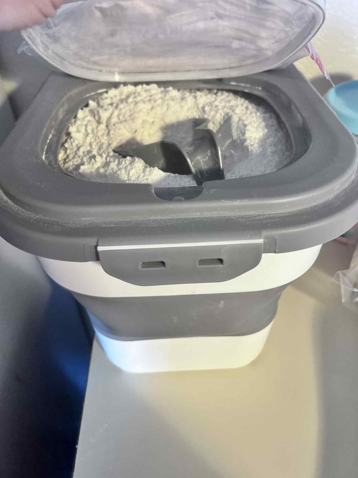 20-30 Lbs Rice Storage Container, Collapsible Food Storage Containers with Rolling Wheel Airtight Locking Lid, Flour Storage Container with Cup and Scoop, Suitable for Food, Rice, Pet Food, Flour customer photo 2