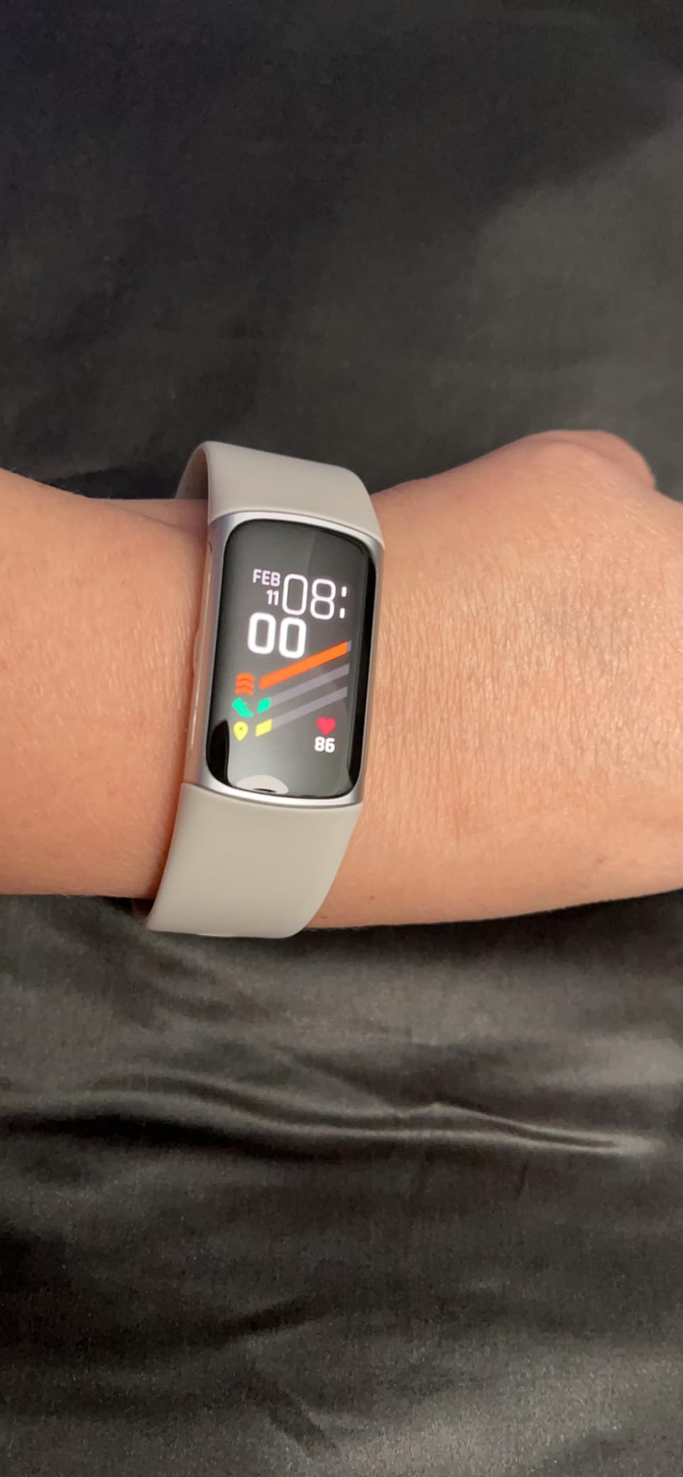 Fitbit Charge 6 Fitness Tracker with Google apps, Heart Rate on Exercise Equipment, 6-Months Premium Membership Included, GPS, Health Tools and More, Obsidian/Black (S & L Bands Included) customer photo 1