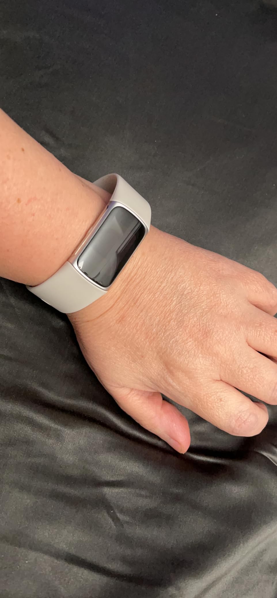 Fitbit Charge 6 Fitness Tracker with Google apps, Heart Rate on Exercise Equipment, 6-Months Premium Membership Included, GPS, Health Tools and More, Obsidian/Black (S & L Bands Included) customer photo 2