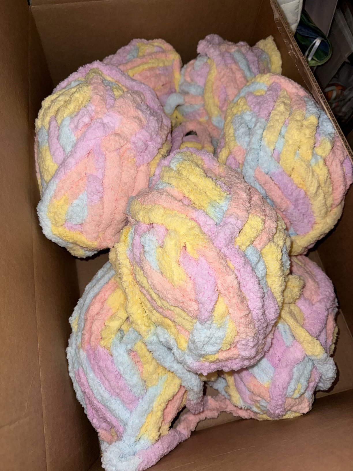 HOMBYS Chunky Tie Dye Mix Chenille Yarn for Hand Knitting, Super Bulky Jumbo Yarn for Crocheting, 3/4