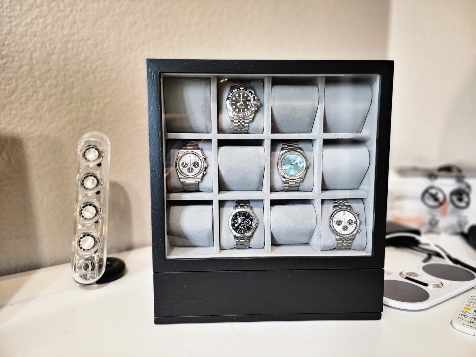SONGMICS 12-Slot Watch Box, Watch Display Case with Window, Solid Wood Veneer, Velvet Lining, Vertical Storage, Space Saving, Gift Idea, Ebony Black UJOW014B01 customer photo 1