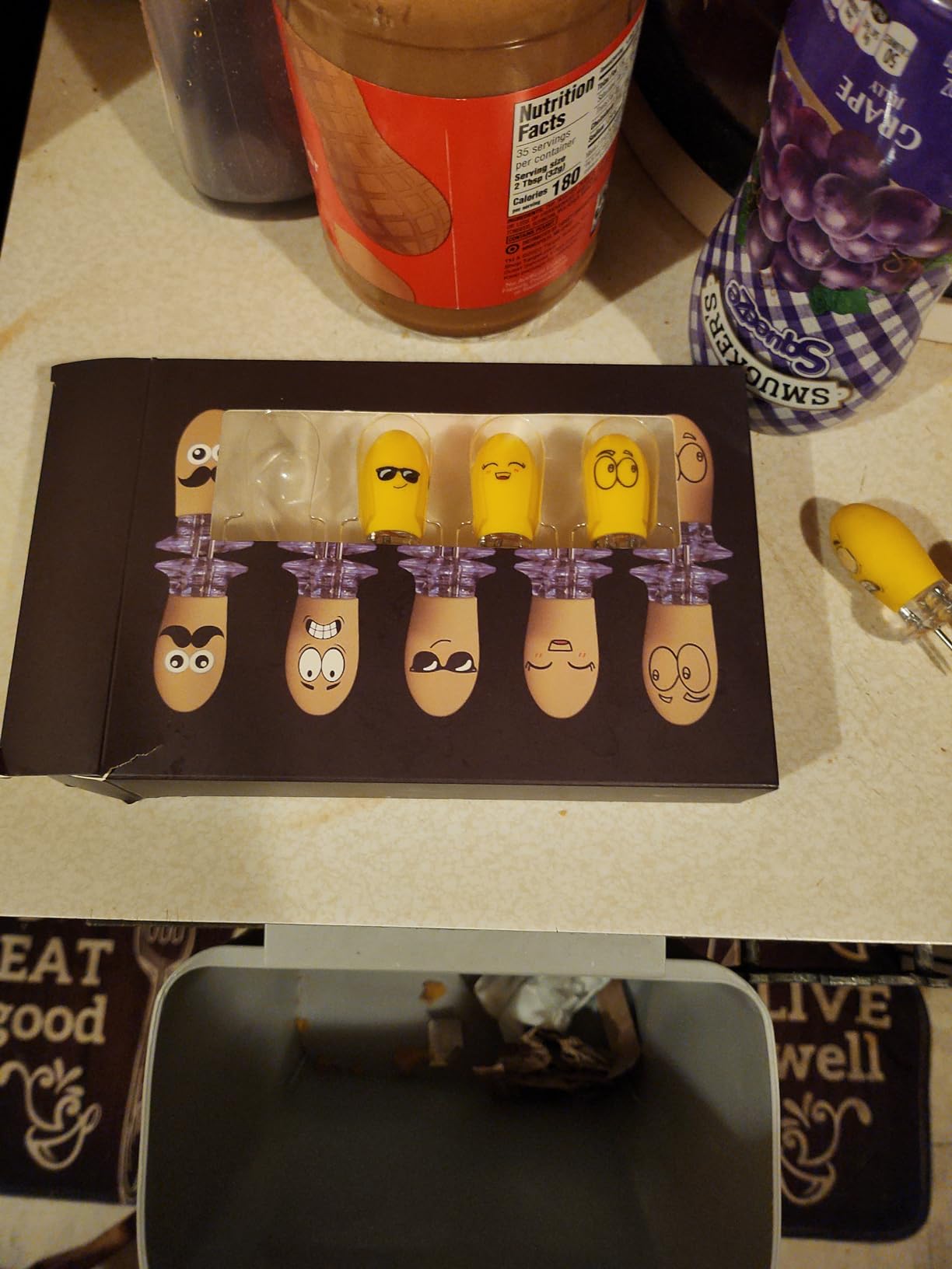 Fumiko's Unique Corn Holders for corn on the cob - 10 PCS/5 corn cob holders set, Fun Faces Design customer photo 1