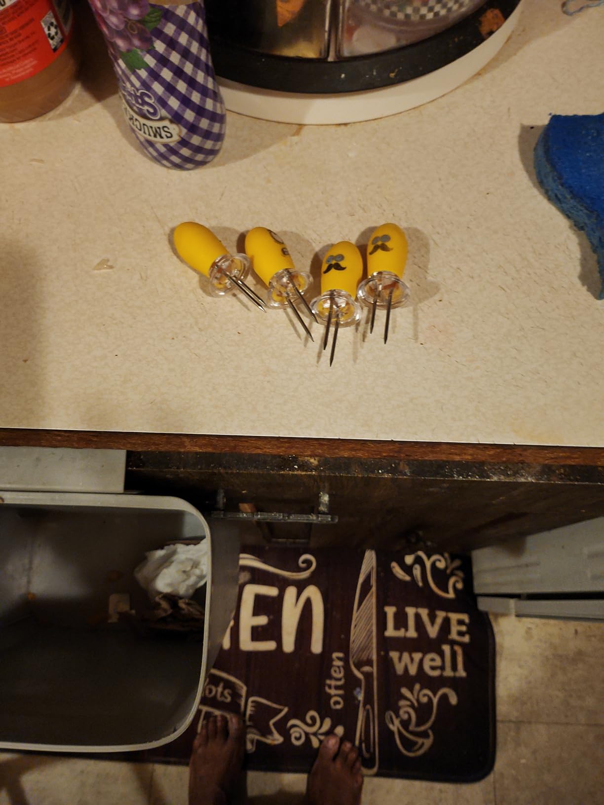 Fumiko's Unique Corn Holders for corn on the cob - 10 PCS/5 corn cob holders set, Fun Faces Design customer photo 2