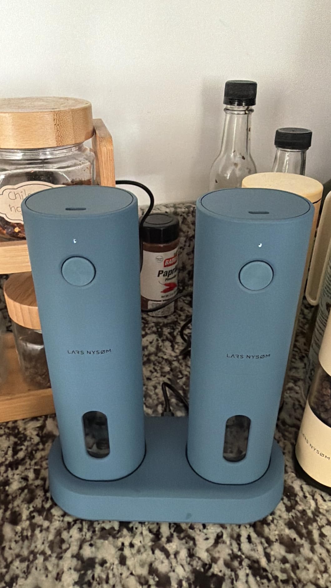 LARS NYSØM Electric Salt and Pepper Grinder Set, USB Rechargeable, Automatic Salt and Pepper Mills, Spice Shakers Refillable with LED Light, Adjustable Coarseness, Ceramic Grinder (Taupe Brown) customer photo 2