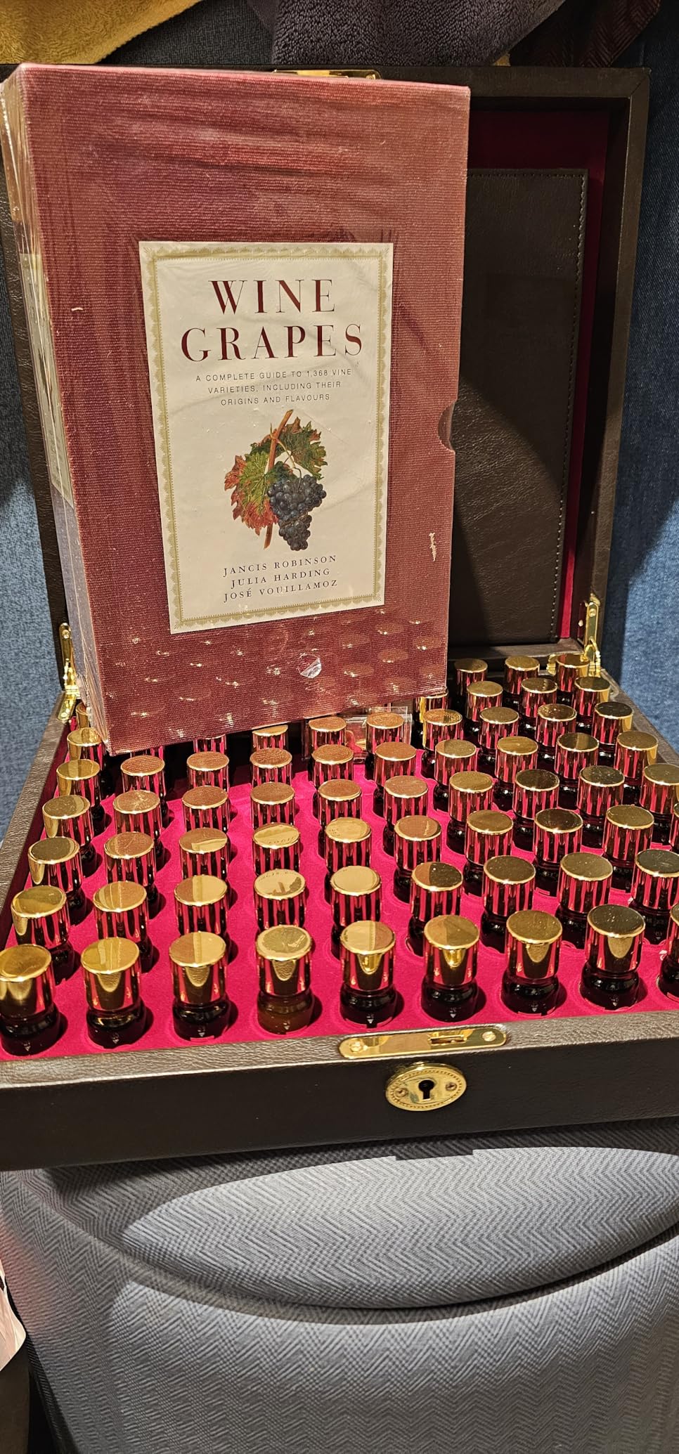 Wine Aroma Kit, Tasting & Smelling Aroma Set For Both White & Red Wines, 80 Aromas, Training Educational Gift - Beginners & Sommelier Master, Book & Accessories Guide Included Wine Game Gifts Holiday customer photo 3