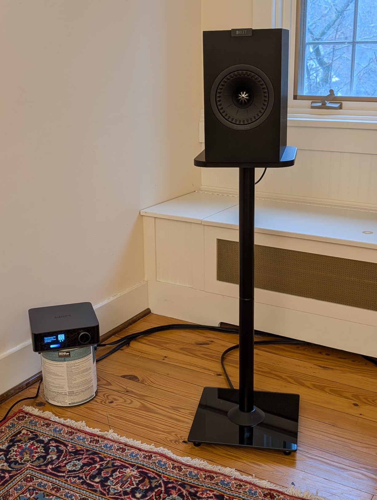 ELIVED Universal Speaker Stand Pair, 31 Inch Height Bookshelf Speaker Stands for Satellite Speaker Large Speaker Up to 22 lbs, Surround Sound Speaker Stand with Cable Management, Black customer photo 1