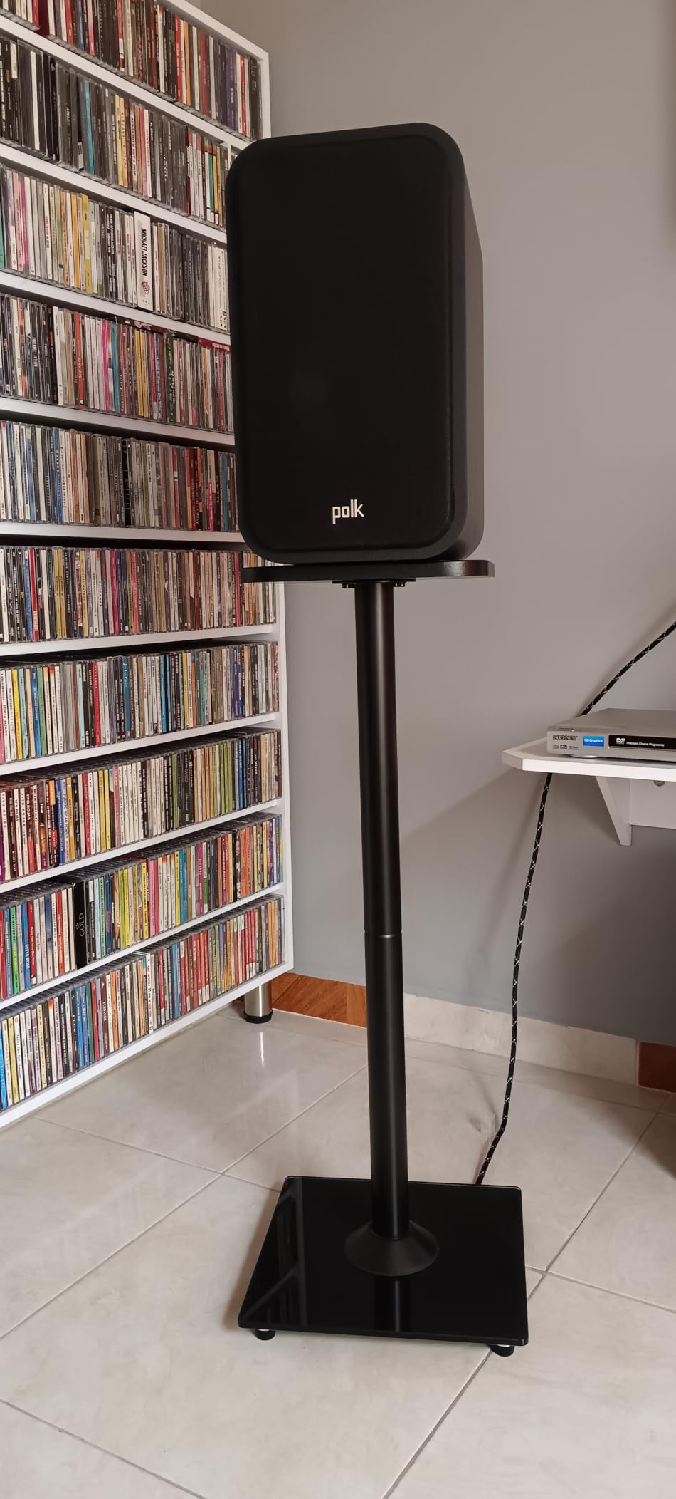 ELIVED Universal Speaker Stand Pair, 31 Inch Height Bookshelf Speaker Stands for Satellite Speaker Large Speaker Up to 22 lbs, Surround Sound Speaker Stand with Cable Management, Black customer photo 2