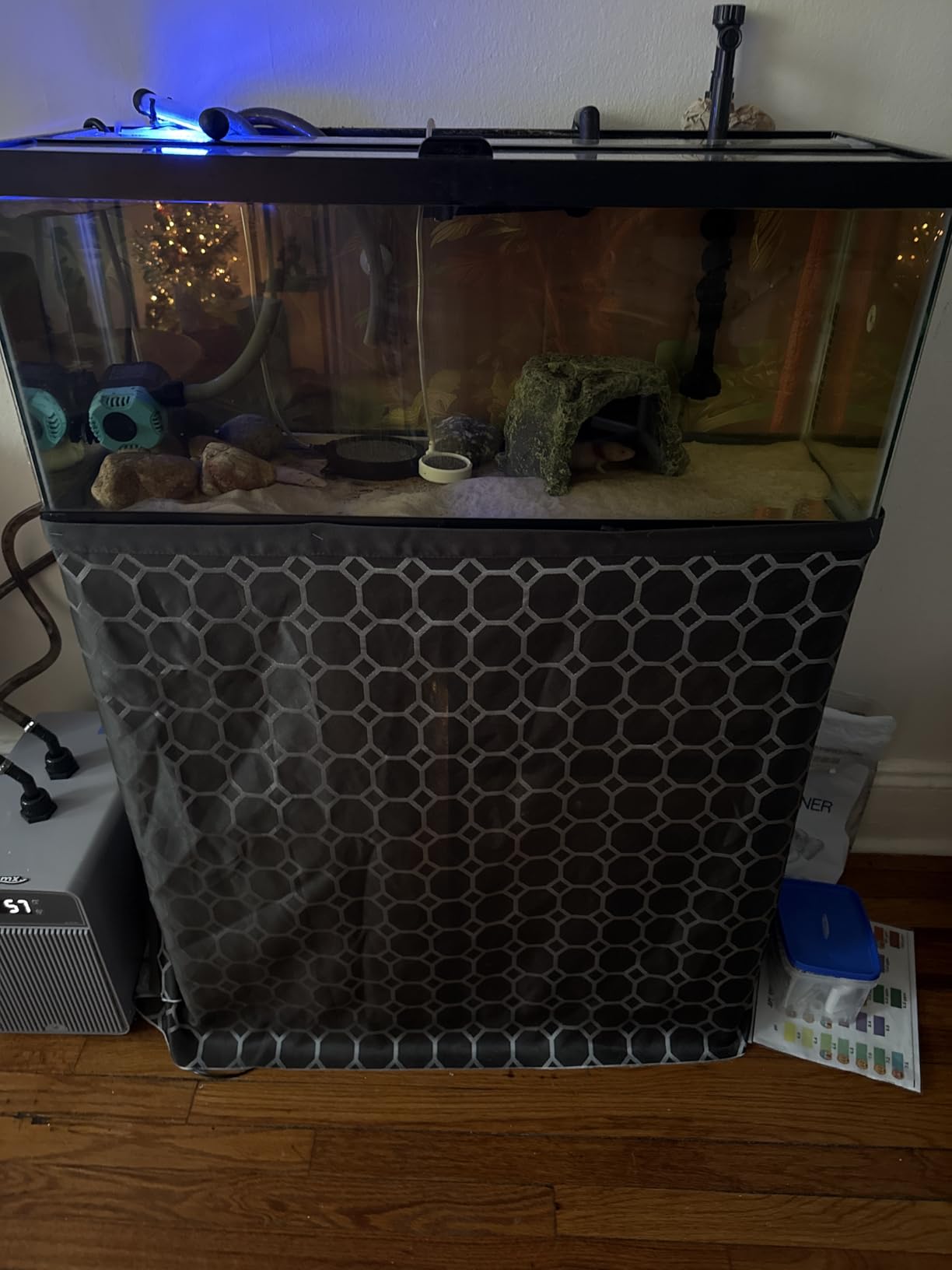 YBING Fish Tank Stand 20 Gallon Aquarium Stand Aquarium Turtle Tank Reptile Tank Stand with 3-Tier Small Metal Shelf Black customer photo 2