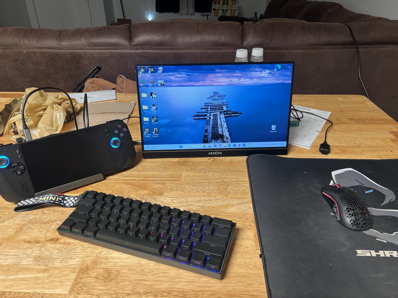 ARZOPA 16.1'' 144Hz Portable Gaming Monitor, 106% sRGB 1080P FHD Kickstand Portable Monitor with HDR, Ultra Slim, Eye Care, External Second Screen for Laptop, PC, PS5, Mac, Xbox-Z1FC customer photo 1