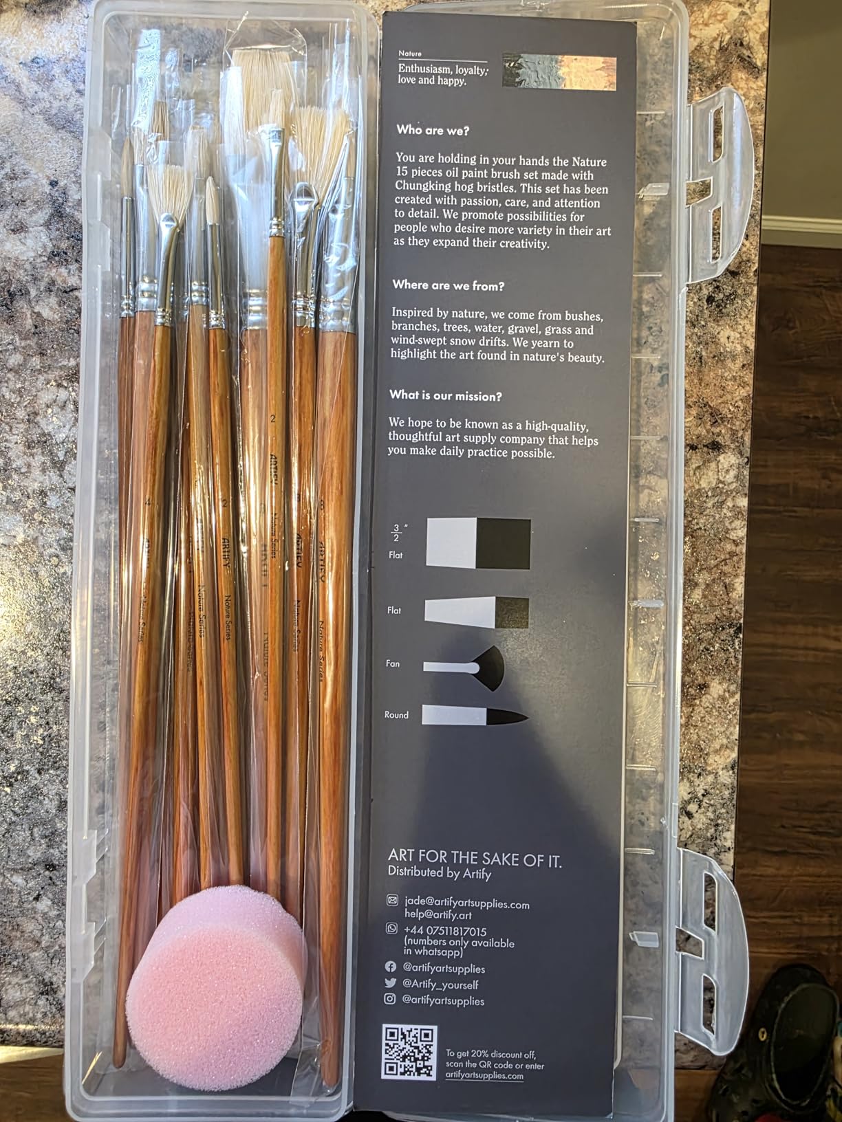 ARTIFY 15-Piece Professional Oil Paint Brush Set - Natural Hog Bristle, No-Shedding, Handcrafted by Masters for Oil/Acrylic/Gouache/Watercolor Painting (Includes Carrying Case) customer photo 2