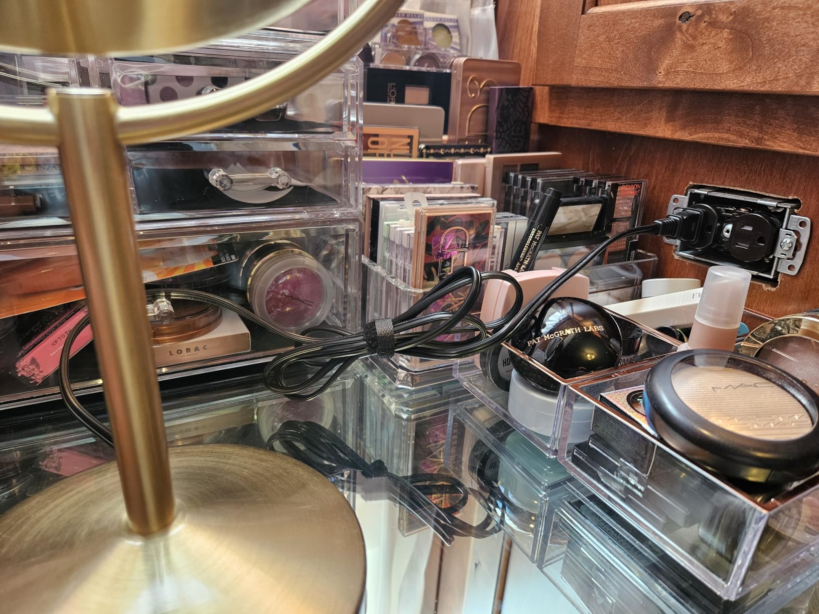 Conair Lighted Makeup Mirror, Double-Sided LED Vanity Mirror with 1X/10X Magnification, 3 Light Settings, 3 Modes, 360 Degree Rotation, Satin Nickel Finish customer photo 1